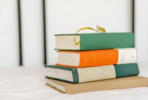 best way to read sarah j maas books